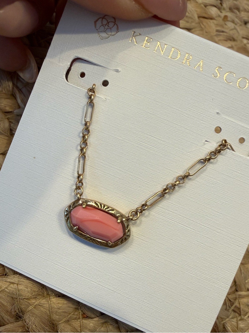 🌷Kendra Scott Elisa Vintage Gold Etch Frame Short Pendant Necklace in Blush